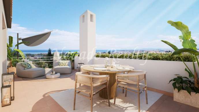 Penthouse in Nueva Andalucia surrounded by several Golf courses for sale