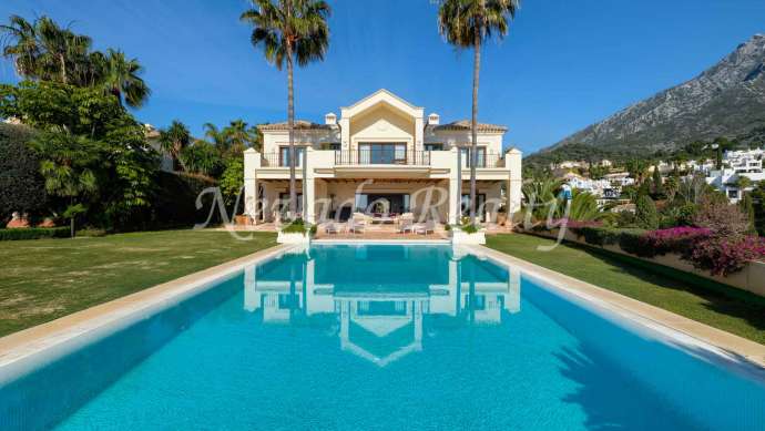 Villa à le Golden Mile avec vue panoramique à vendre