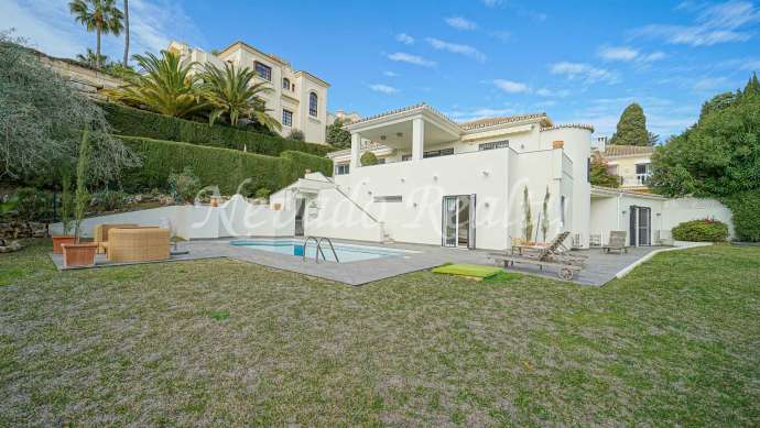 Detached villa on the Golden Mile on private plot for sale