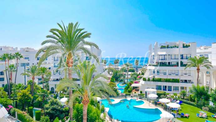 Beachside apartment in Marbella centre for sale