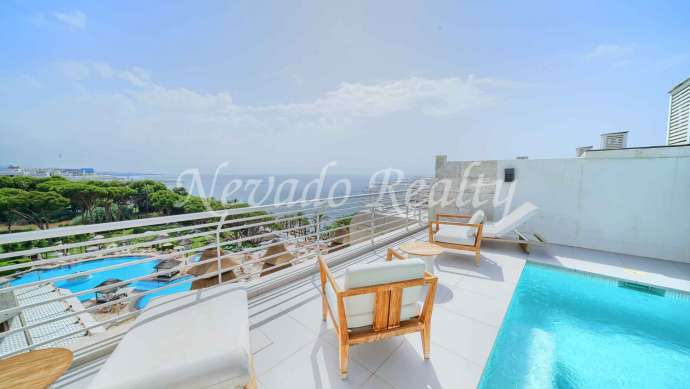 Penthouse in Marbella center on the beachfront for sale