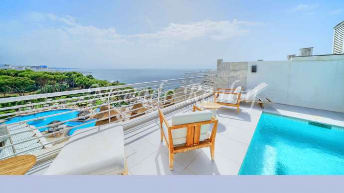 Penthouse in Marbella center on the beachfront for sale
