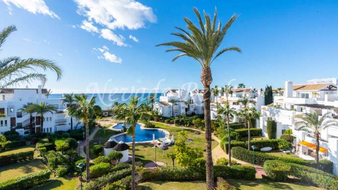 Beachfront penthouse with sea views next to Río Real Golf for sale