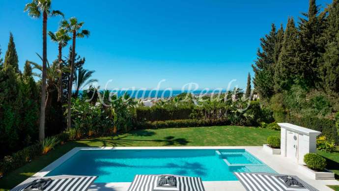 Villa dans l'Urbanisation Sierra Blanca avec vue panoramique sur la mer à vendre