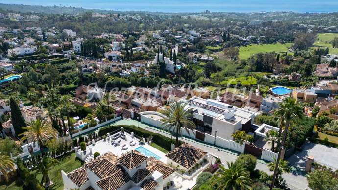 Villa en Los Naranjos Hills Club con vistas panorámicas en venta
