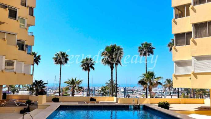 Frontline beach flat in front of Puerto Deportivo de Marbella for sale
