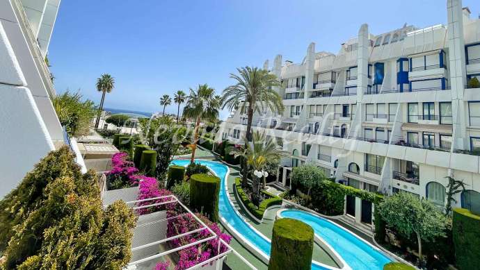 Beach side apartment in Marbella center for rent for short term.