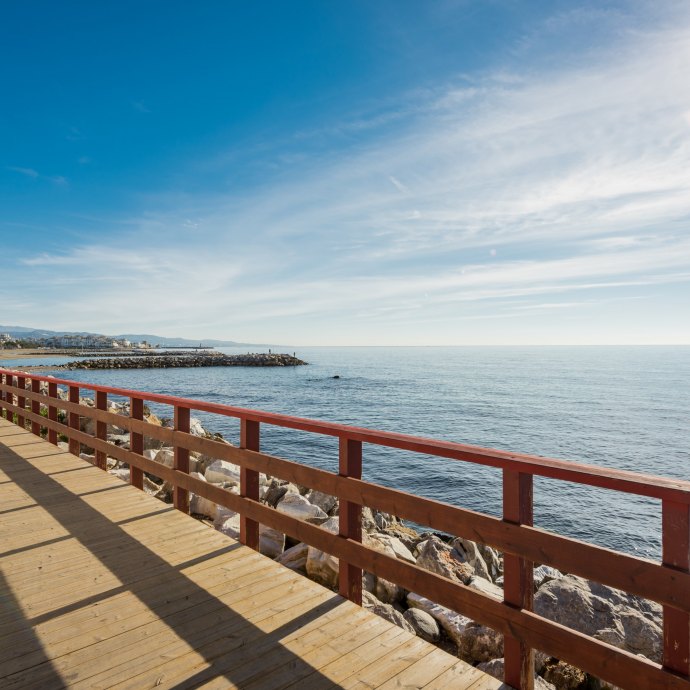 Málaga coastal path connects towns all allong Costa del Sol