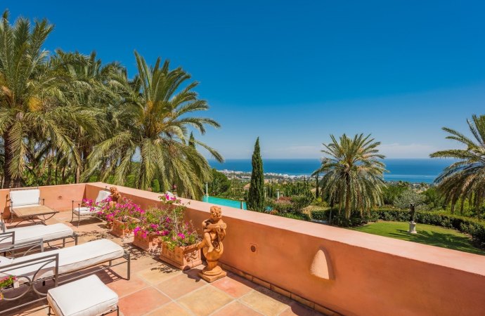 Properties for sale in Jardines de Sierra Blanca, Marbella Golden Mile