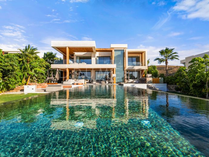 Brand New- Contemporary Villa with Panoramic Sea, Golf, and Pool Views in Los Flamingos Golf Resort