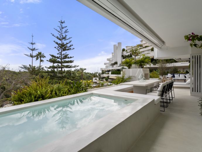 Stunning 3-Bedroom Renovated Apartment in Las Terrazas de las Lomas, Marbella Golden Mile