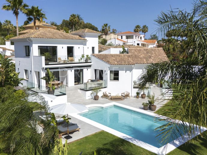 Luxury Villa in El Rosario with Stunning Views and Premium Amenities