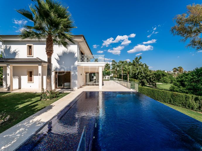 Luxurious Golf-Front Estate with Infinity Pool, Panoramic Views, and Unparalleled Privacy in Los Naranjos- Marbella