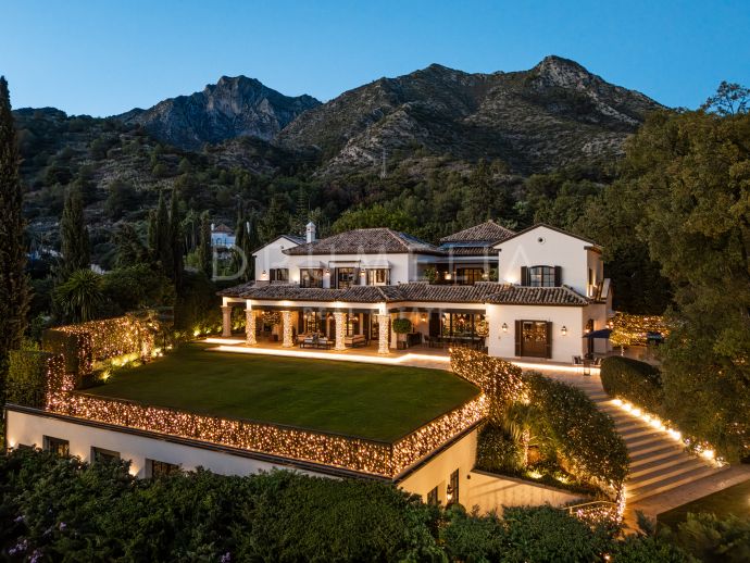 Enastående Villa med Panoramautsikt i Prestigefyllda Cascada de Camoján, Marbella