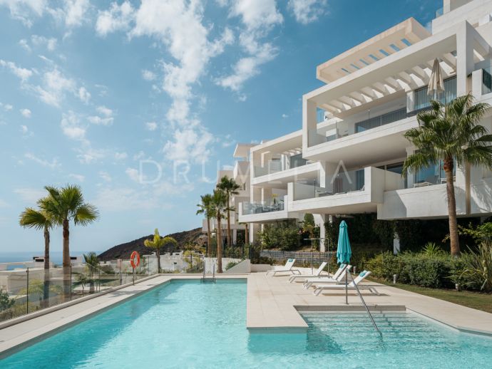 Elégant appartement de 2 chambres à coucher avec vue imprenable sur la mer et les collines à Los Almendros- Palo Alto, Ojen