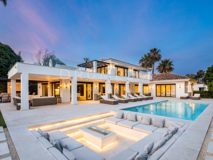 Frontline Golf Luxury Villa with Modern Interiors and Panoramic Views in Prestigious Nueva Andalucía, Marbella