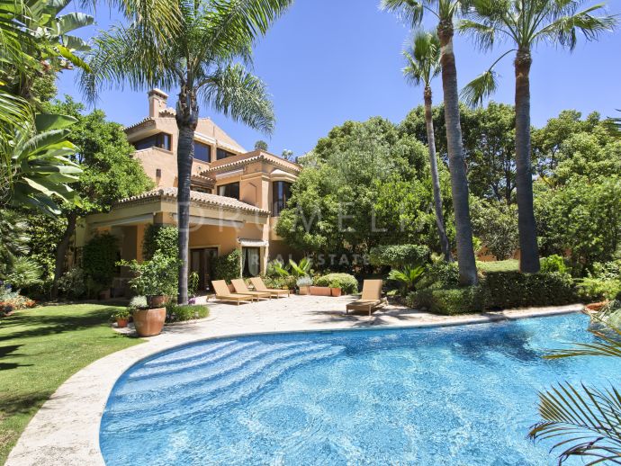 Magnificent Classic Mediterranean Luxury House, Altos de Puente Romano, Marbella Golden Mile (Marbella)