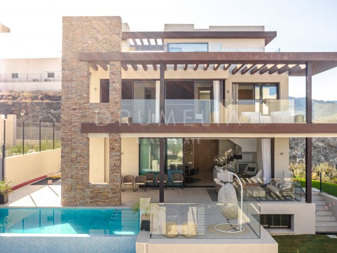 New Magnificent Contemporary Style Luxury House under construction, Benahavis