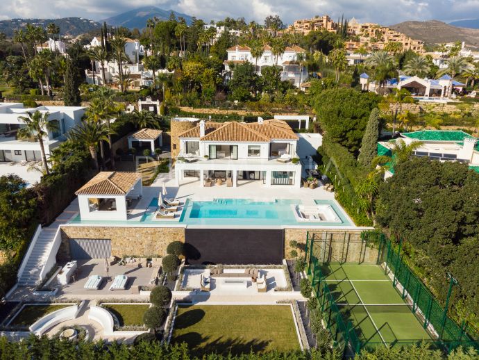 Nowa niezwykła nowoczesna luksusowa willa w La Cerquilla z widokiem na morze, Nueva Andalucia