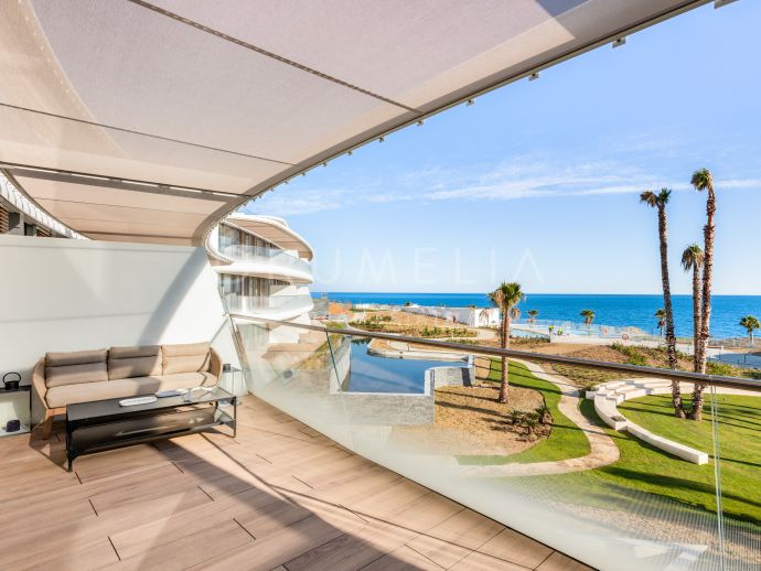 Nouveau penthouse étonnant dans un développement unique et luxueux en bord de mer, à Estepona.