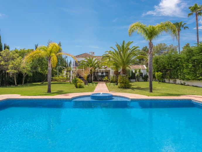 Prachtig klassiek mediterraan luxe huis in Guadalmina Baja, San Pedro de Alcantara, Marbella