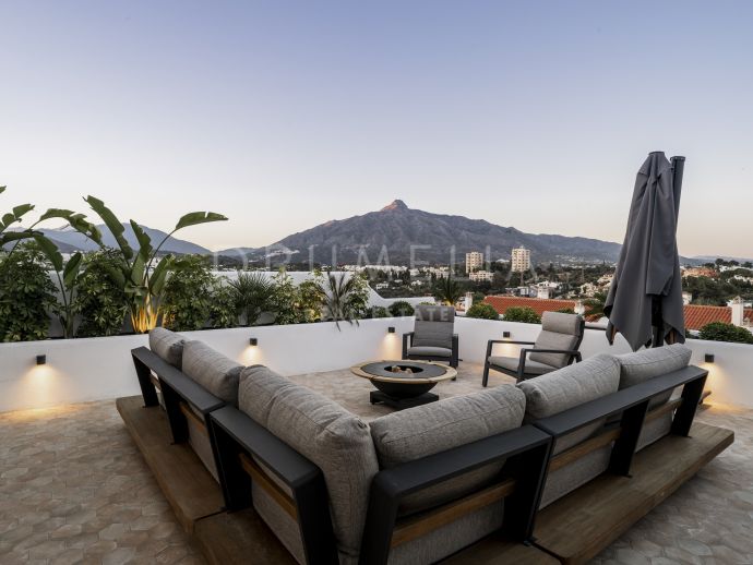 Penthouse de 3 chambres avec Superbe Vue sur la Montagne et la Mer, entièrement rénové à Jardines de Andalucía