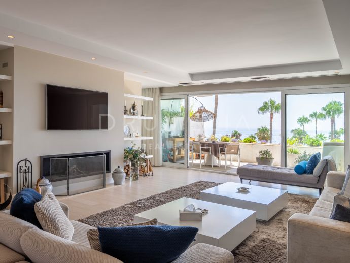 Nowoczesny luksusowy dwupoziomowy penthouse przy plaży, Marbella - Puerto Banus, Marbella