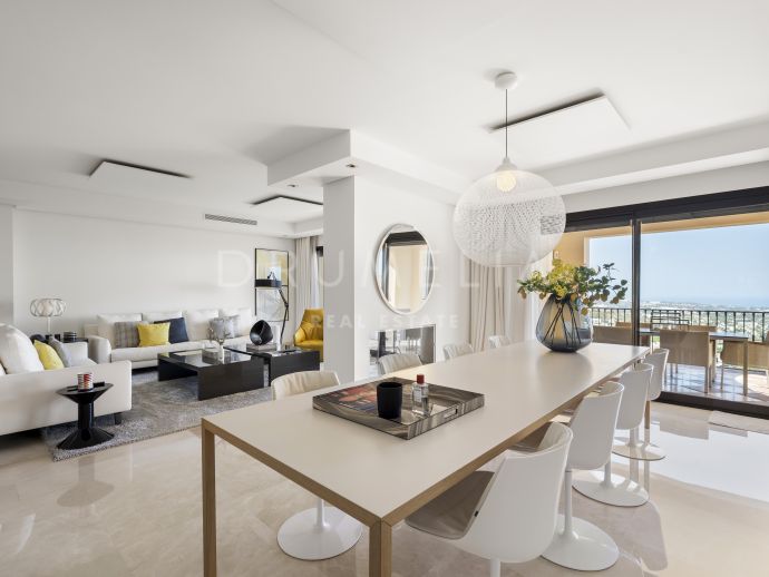 Buenavista - Expérience de vie inégalée au cœur de Benahavis : Penthouse de 3 chambres avec vue imprenable sur la mer Méditerranée