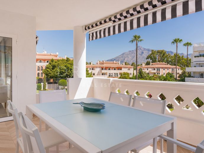 Charming 4-Bedroom Apartment in Playa Rocio, Puerto Banus with Direct Access to the Beach