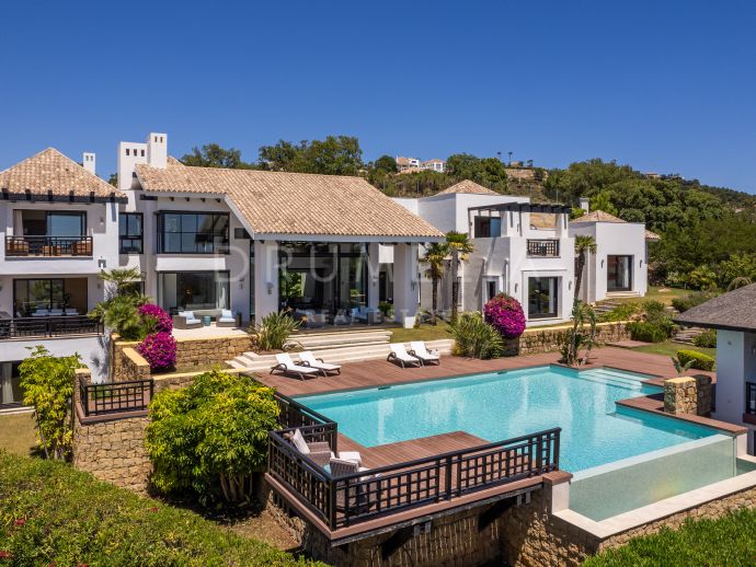 Espectacular villa de lujo de estilo andaluz con vistas al mar en La Zagaleta, Benahavís