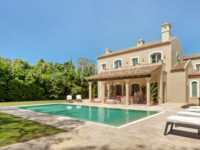 Cortijo-Style Villa with Infinity Pool and Separate Staff Quarters in Sotogrande