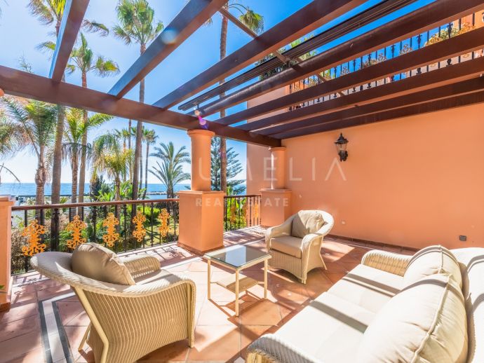 Magnífico apartamento en primera planta en prestigioso complejo frente al mar, Puerto Banús