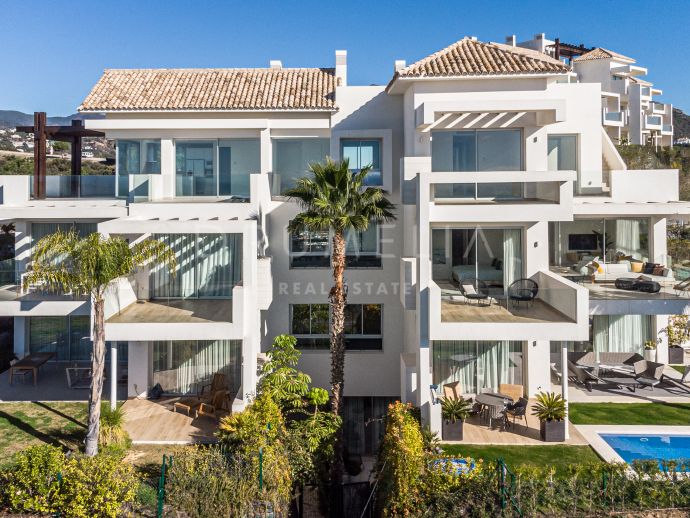 New Superb Frontline Golf Luxury Ground Floor Duplex under construction in Marbella Hill Club