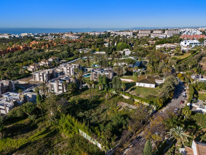 Uitzonderlijk perceel in Atalaya de RIo Verde, op loopafstand van Puerto Banus Marbella