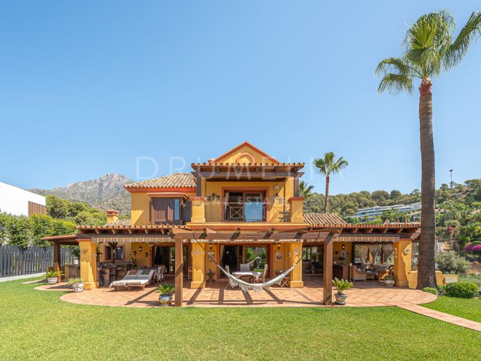 Spectaculaire villa méditerranéenne de luxe dans la prestigieuse Cascada de Camojan, Marbella Golden Mile
