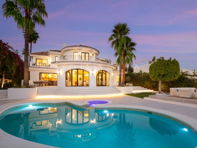 Captivante maison de famille méditerranéenne moderne et luxueuse dans le magnifique quartier d'Aloha, Nueva Andalucia, Marbella