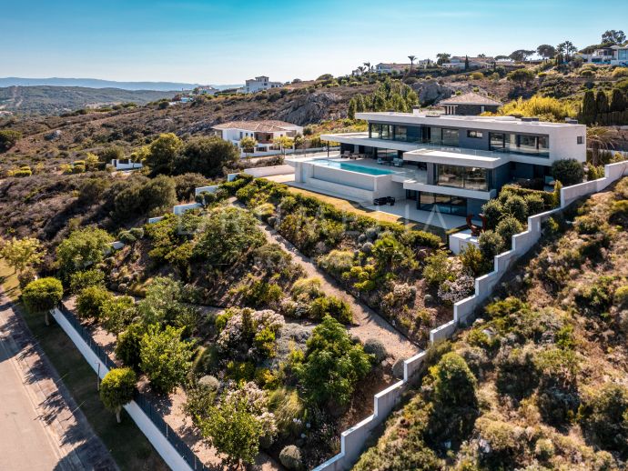 Villa Atlas - Fantastisk lyxvilla i modern stil med havspanorama i prestigefyllda La Reserva de Sotogrande.