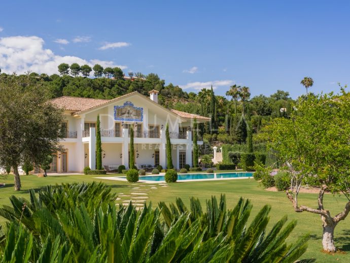 Magnificent Mediterranean-style mansion for luxurious living in high-end La Zagaleta, Benahavis.