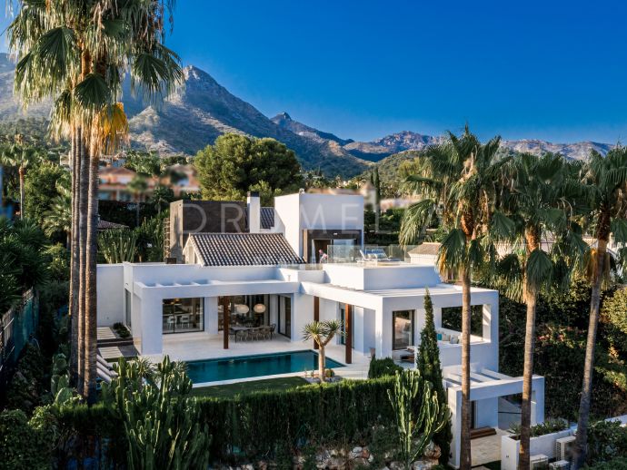 Fantastisk lyxvilla i modern stil med toppmoderna funktioner i Sierra Blanca, Marbella