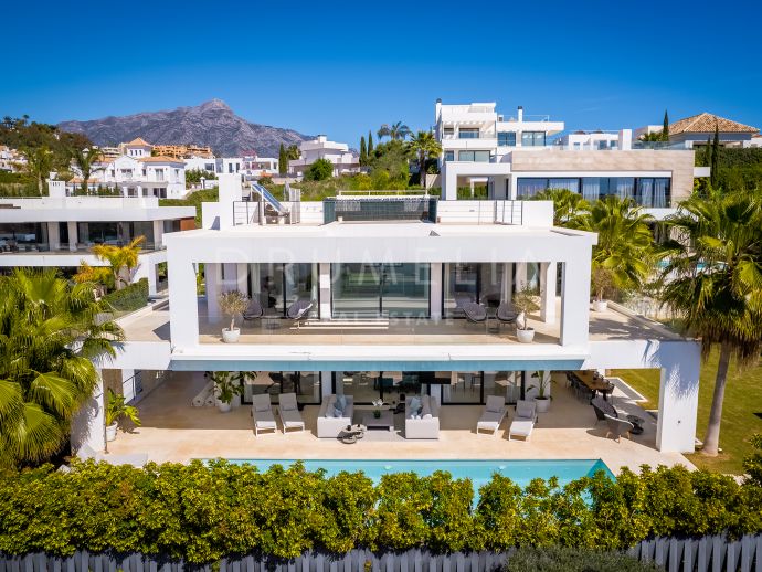 Refined modern luxury villa with beautiful views in Los Olivos, Nueva Andalucia, Marbella