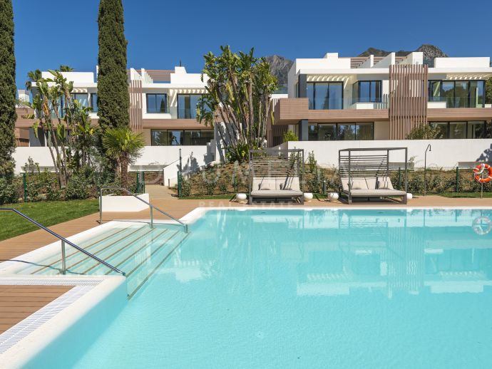 Gloednieuw halfvrijstaand eigentijds luxe huis in Sierra Blanca, Marbella Golden Mile