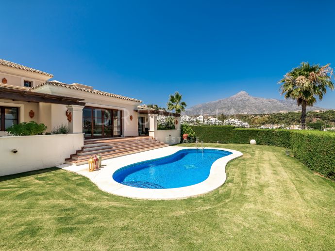 Magnificent Andalusian-style luxury villa in the heart of Nueva Andalucia, Marbella