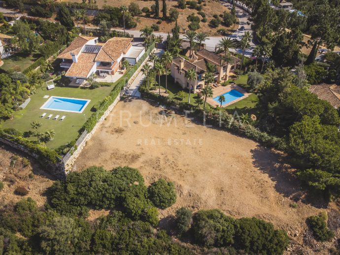 Excellent plot with panoramic sea view in refined Hacienda las Chapas, Marbella East
