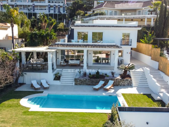 Luxury and stylish modern villa for sale in beautiful Las Brisas, Nueva Andalucia, Marbella