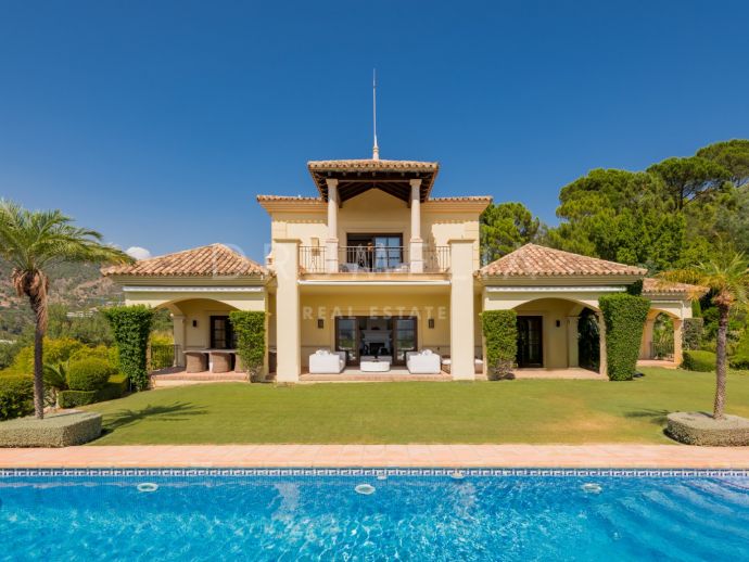 Prachtige luxe villa in mediterrane stijl in het hart van het bevoorrechte La Zagaleta, Benahavis