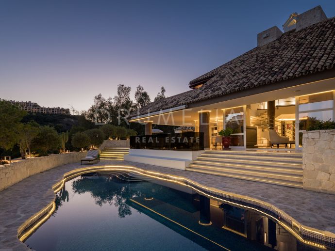 Einzigartige hochmoderne Villa mit "Wow-Faktor" und Panoramablick auf das Meer und den Golfplatz, La Quinta, Benahavis