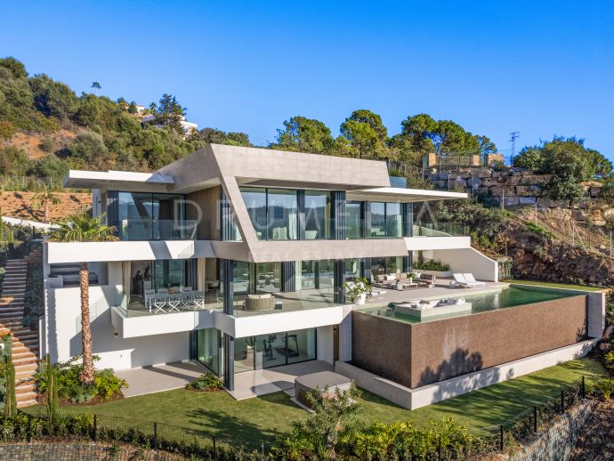 Magnifique villa moderne flambant neuve avec des équipements de luxe dans le magnifique quartier de Monte Mayor, Benahavís