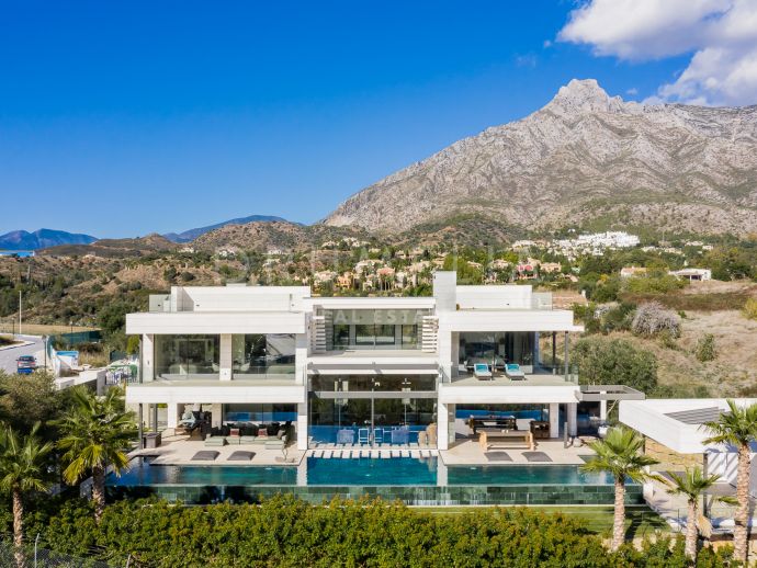 Outstanding New Contemporary Style Luxury House, Golden Mile, Marbella