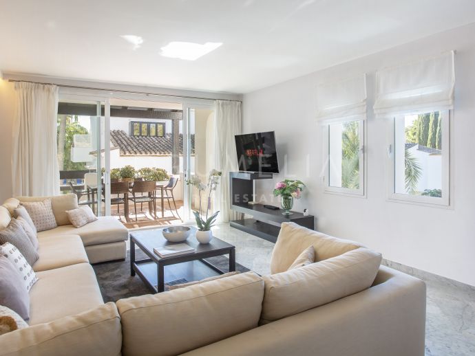 Atemberaubendes Eck-Penthouse zum Verkauf in Marina Puente Romano, Marbellas Goldene Meile