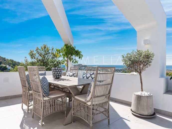 Appartement exquis de 3 chambres avec vue imprenable sur la mer à La Quinta, Nueva Andalucía
